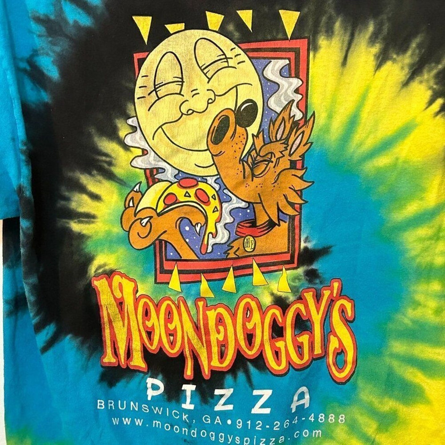 Moondoggy's Pizza Graphic T-Shirt  Size M Character Colorful #P1556